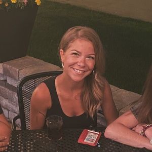 Meet your Posher, Rebecca